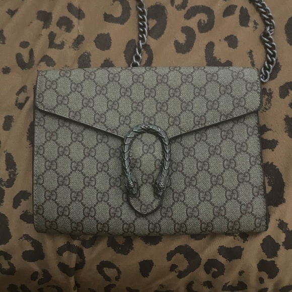 Purse Medium Size - Picture 1 of 2